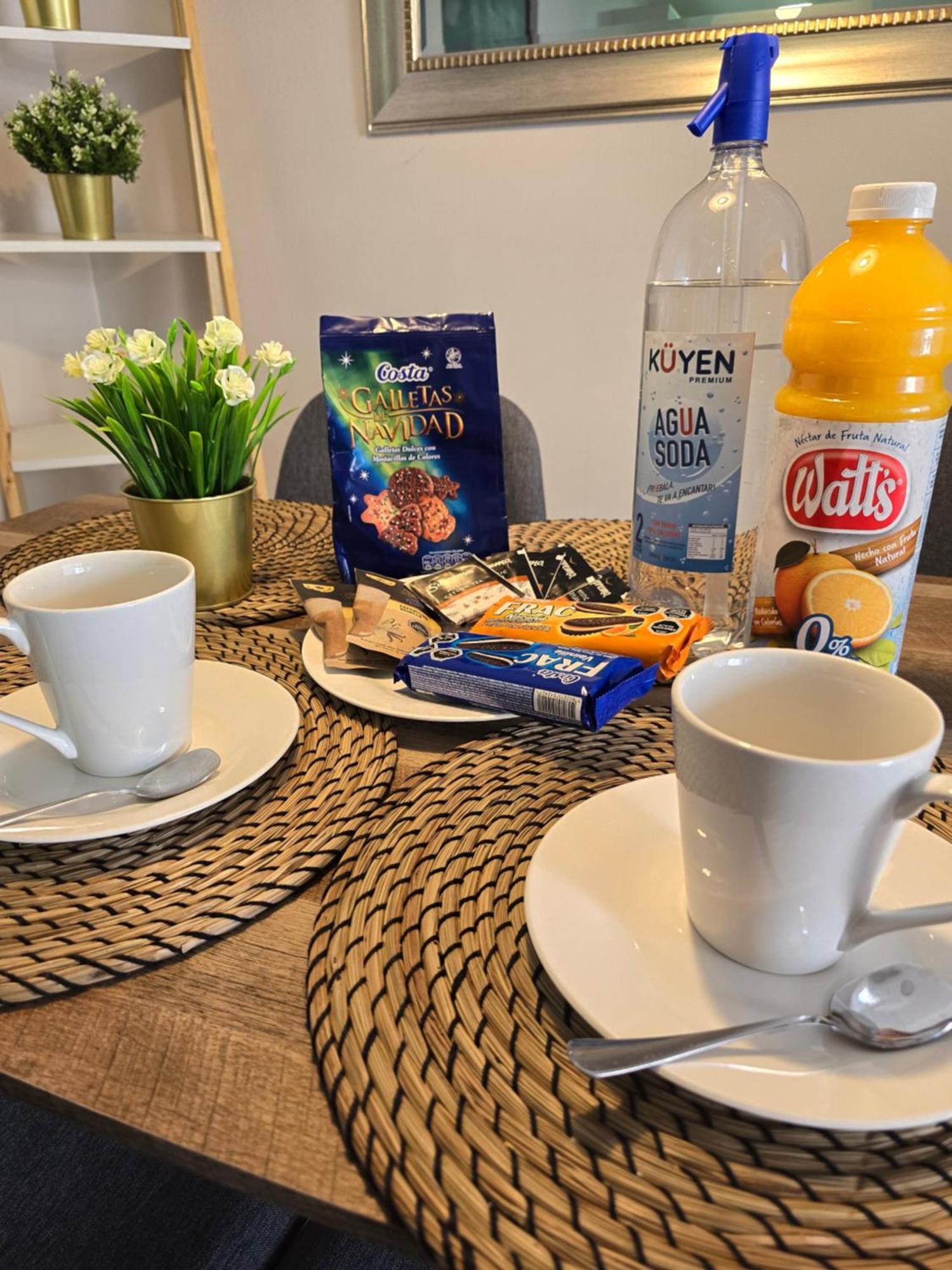 Acomodação com café da manhã  Confortable Y Excelente Ubicacion En El Centro De Con Piscina Wifi Y Parcking Gratis *